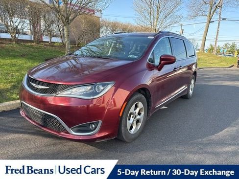 Used 2017 Chrysler Pacifica Touring-L Plus image 3