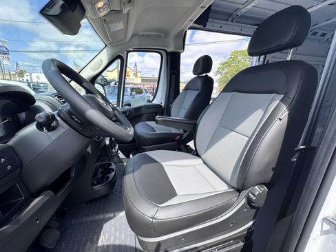 New 2024 RAM ProMaster 2500 w/ Convenience Group image 17