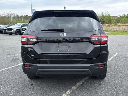 Used 2023 Honda Pilot LX image 8