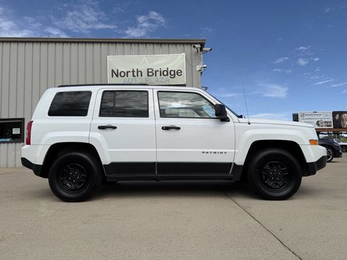 Used 2015 Jeep Patriot Sport image 22