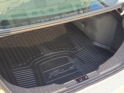 Used 2014 Ford Focus SE image 8