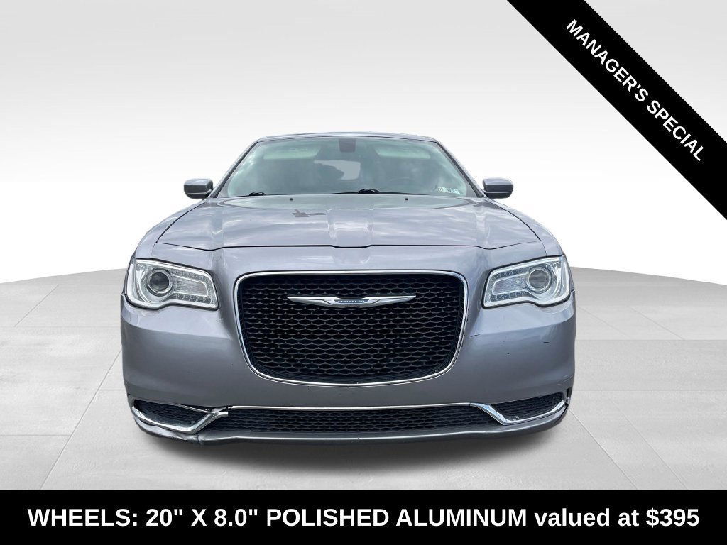 Used 2017 Chrysler 300 Limited RWD image 2