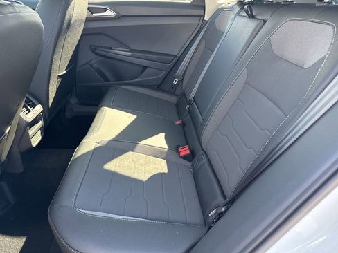 New 2026 Volkswagen Taos SE image 11