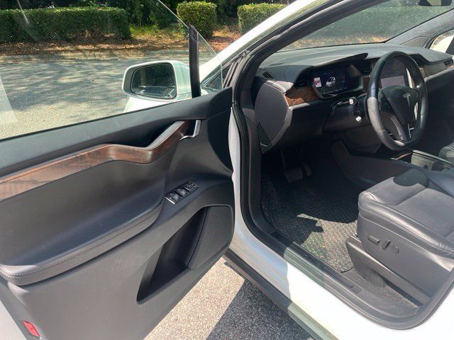 Used 2020 Tesla Model X Long Range AWD/4WD image 4