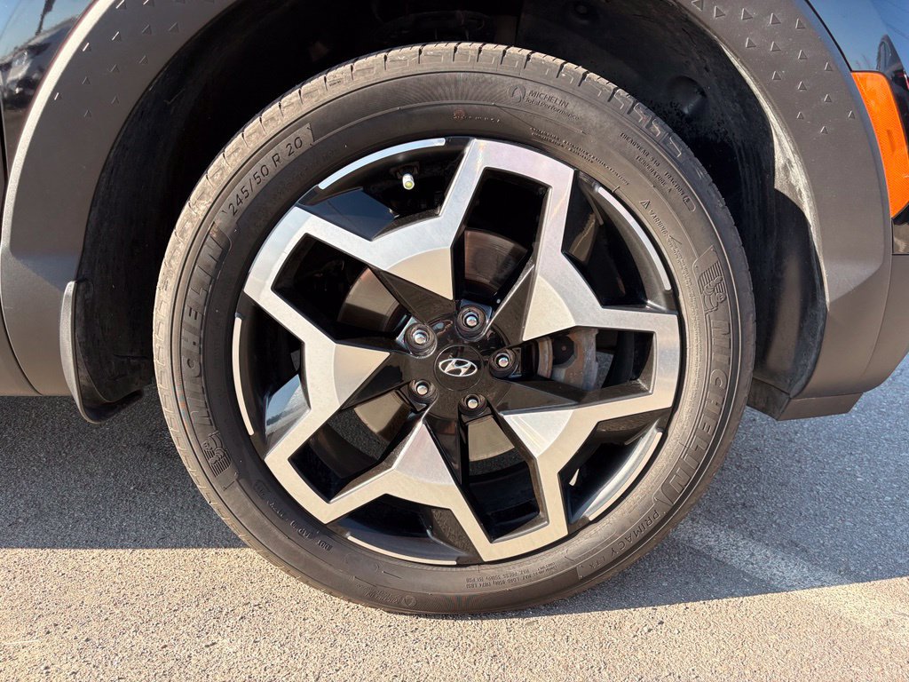 Used 2022 Hyundai Santa Cruz Limited AWD/4WD image 32