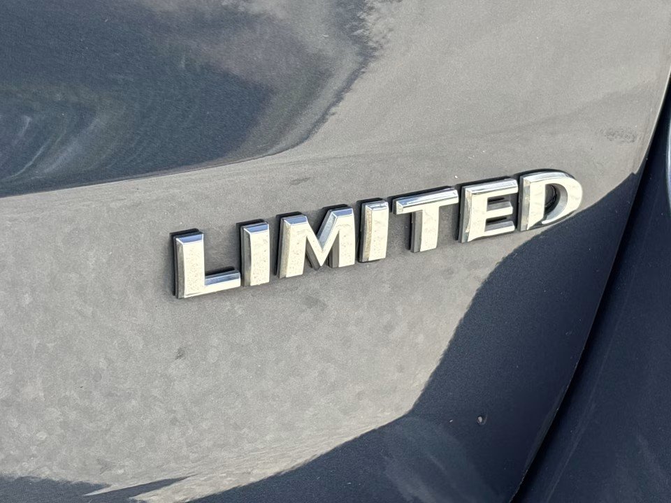 Used 2021 Jeep Grand Cherokee Limited RWD image 17