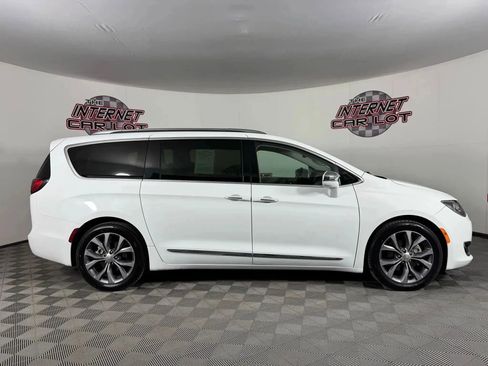 Used 2019 Chrysler Pacifica Limited FWD image 8