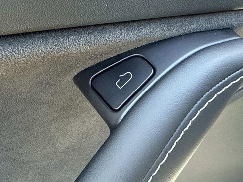 Used 2022 Tesla Model Y Performance image 23