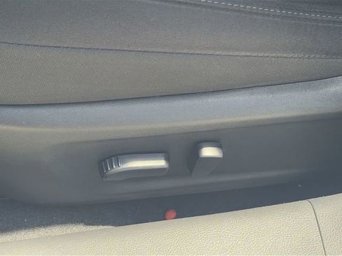 Used 2024 Nissan Altima 2.5 SV FWD image 19