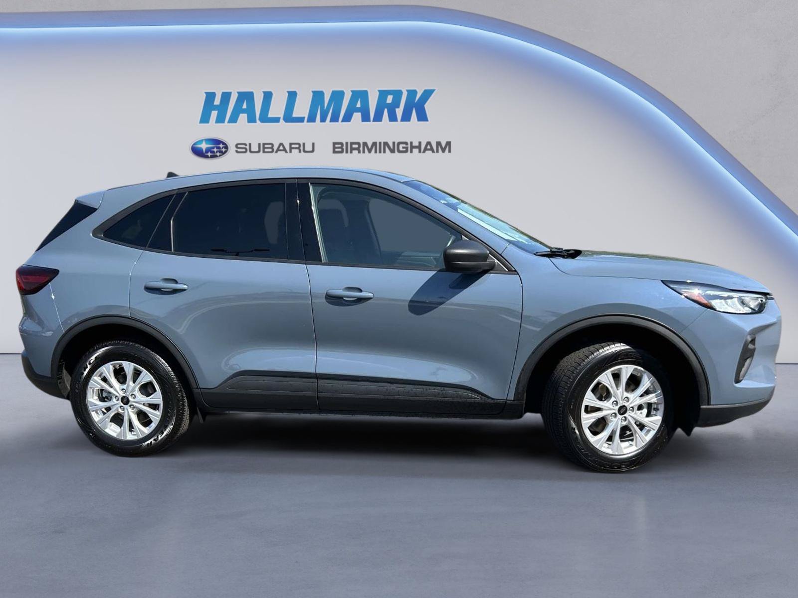 Used 2025 Ford Escape Active AWD/4WD image 2