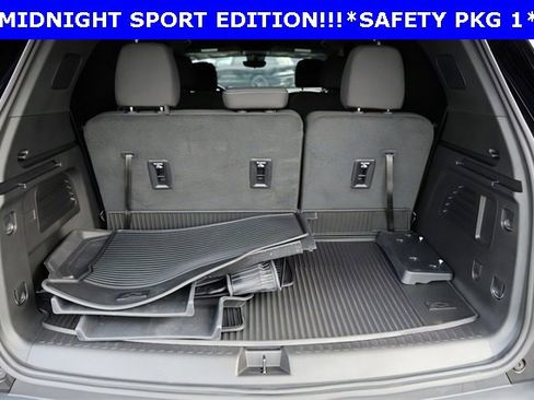 Used 2026 Chevrolet Traverse LT w/ Midnight/Sport Edition image 10
