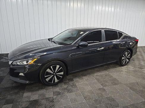 Used 2022 Nissan Altima 2.5 SV image 6