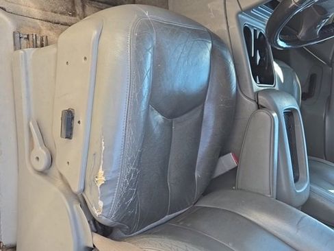 Used 2006 GMC Yukon XL SLT w/ SLT Preferred Equipment Group image 12