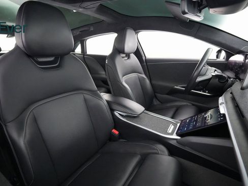 Used 2024 Lucid Air Touring image 8