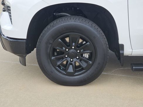 Used 2025 Chevrolet Silverado 1500 LT RWD image 16