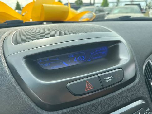 Used 2011 Hyundai Genesis 3.8 image 25