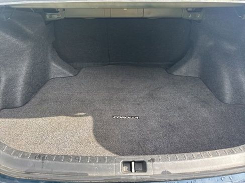 Used 2018 Toyota Corolla LE w/ Carpet Mat Package (TMS) FWD image 10