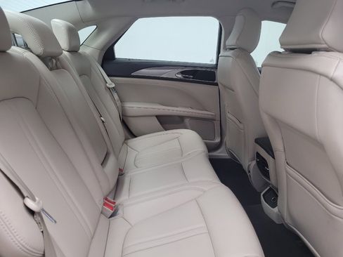 Used 2020 Lincoln MKZ image 19