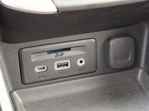 Certified 2022 GMC Terrain SLT image 25