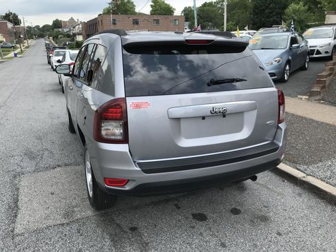 Used 2016 Jeep Compass Latitude FWD image 6