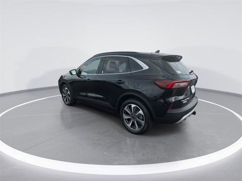 Used 2024 Ford Escape Platinum w/ Class II Trailer Tow Package image 6