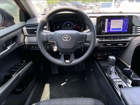 Used 2025 Toyota Camry LE w/ Convenience Package FWD image 6