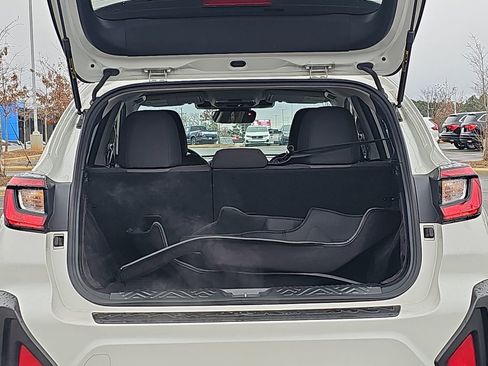 Used 2024 Subaru Crosstrek 2.0i w/ Crosstrek Mirror Package image 15