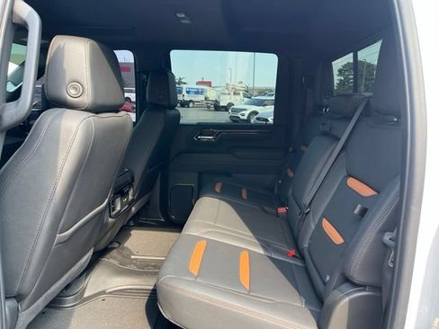 Used 2025 GMC Sierra 2500 AT4 w/ AT4 Premium Plus Package AWD/4WD image 6