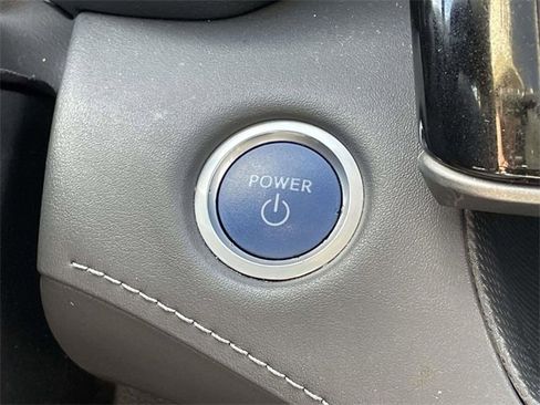 Used 2021 Toyota Highlander XLE image 29