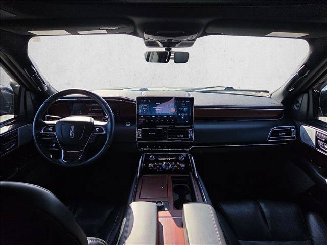 Used 2022 Lincoln Navigator Reserve AWD/4WD image 15