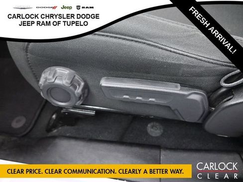 Used 2023 Jeep Gladiator Overland AWD/4WD image 15