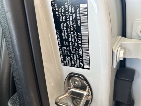 Used 2022 Porsche Macan image 41