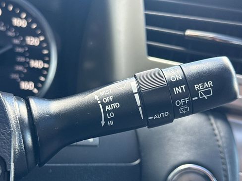 Used 2015 Lexus LX 570 4WD w/ Luxury Package image 35