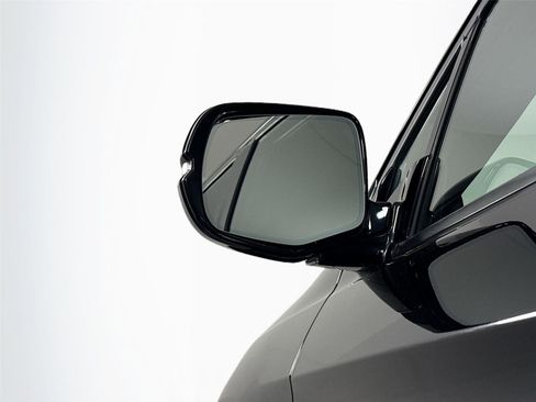 Used 2021 Honda Pilot Black Edition image 5