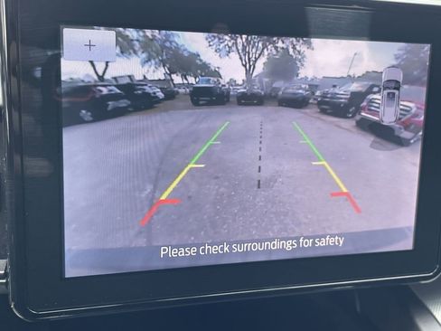 Used 2020 Ford Explorer XLT image 22