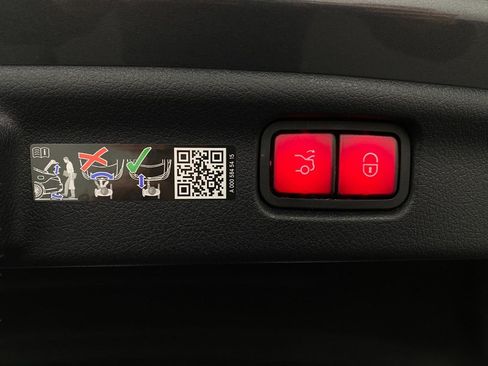 Certified 2025 Mercedes-Benz C 300 4MATIC Sedan image 6