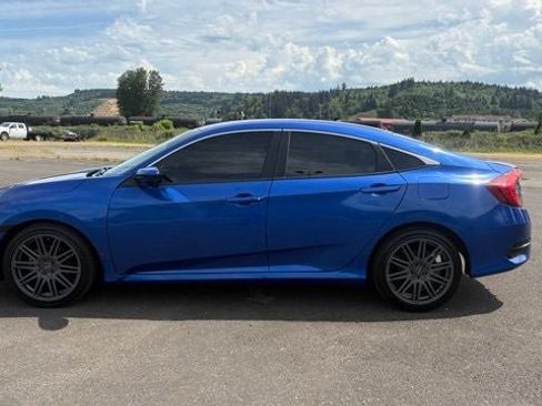 Used 2020 Honda Civic Sport image 4
