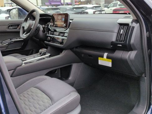 New 2025 Nissan Pathfinder SV image 20