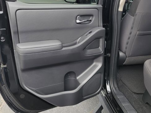 Used 2022 Nissan Frontier SV image 32