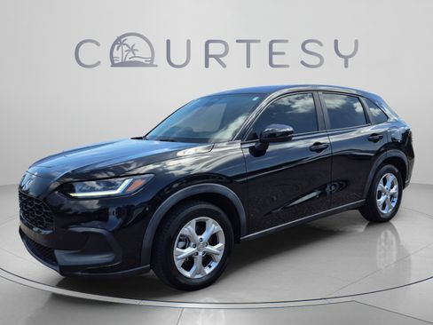 Used 2023 Honda HR-V LX image 1