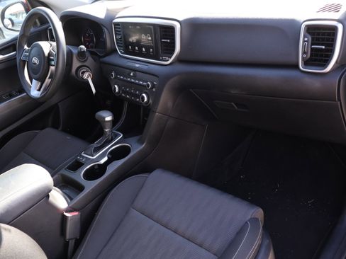Used 2020 Kia Sportage LX image 10