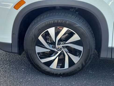 Used 2025 Volkswagen Tiguan S image 30