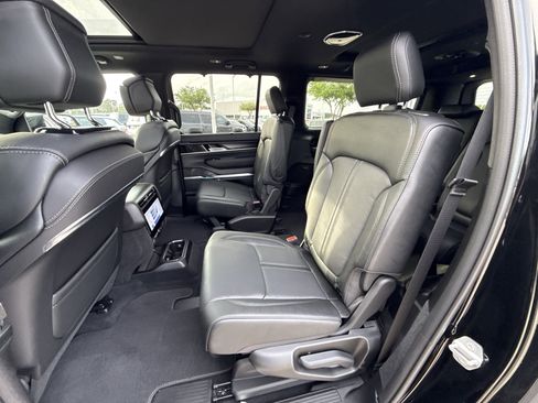 New 2026 Jeep Grand Wagoneer L Summit AWD/4WD image 18