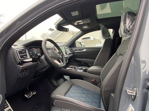 New 2026 Volkswagen Atlas Cross Sport SEL Premium R-Line image 8