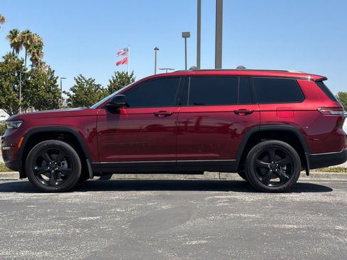 Used 2024 Jeep Grand Cherokee L Altitude AWD/4WD image 9