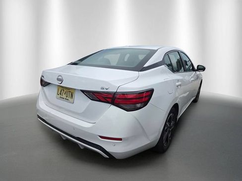 Used 2024 Nissan Sentra SV FWD image 3