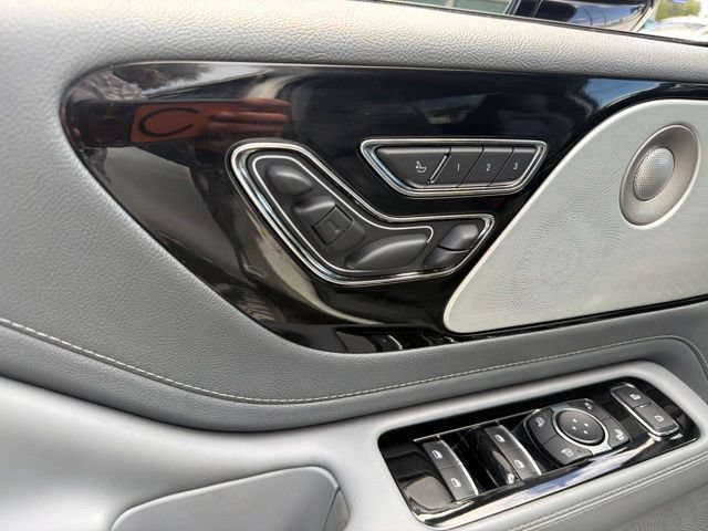 Certified 2020 Lincoln Aviator Reserve w/ Equipment Group 202A AWD/4WD image 11