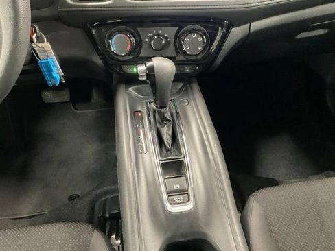 Certified 2022 Honda HR-V LX image 25
