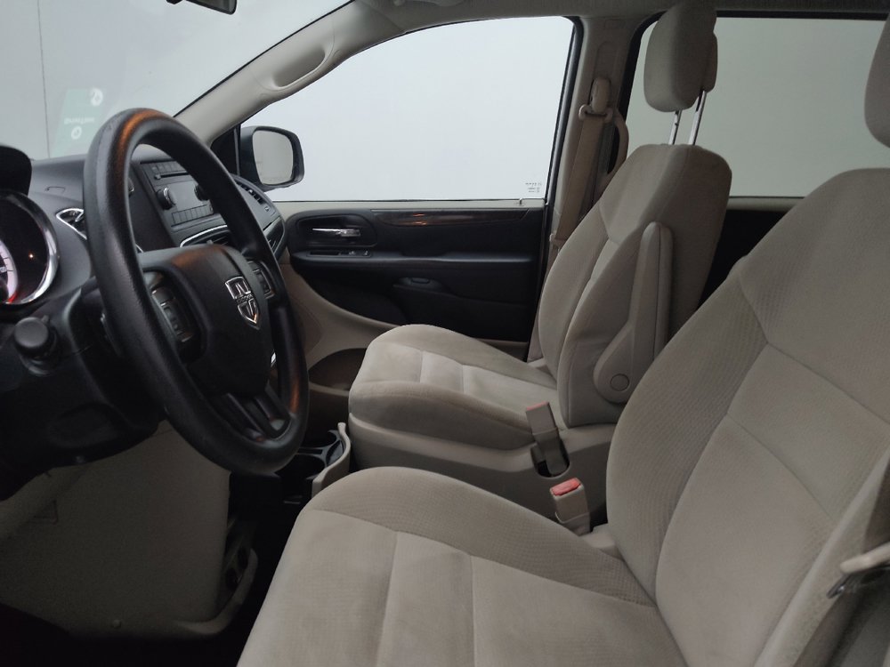 Used 2017 Dodge Grand Caravan SE FWD image 18