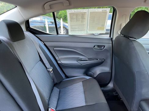 Used 2025 Nissan Versa SV FWD image 30
